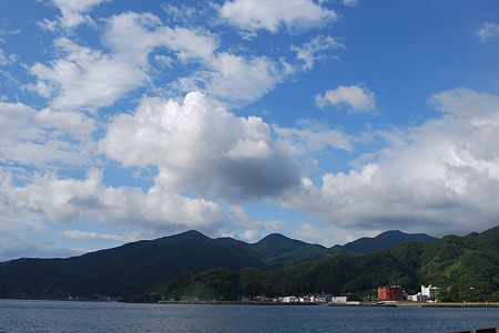 青い空と海