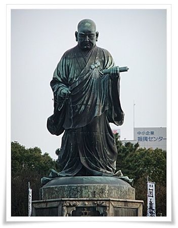 日蓮上人像