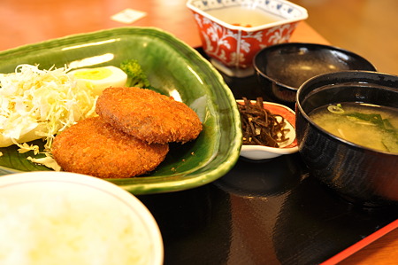 鳥取和牛のメンチカツ定食(道の駅・大山恵みの里【鳥取】)